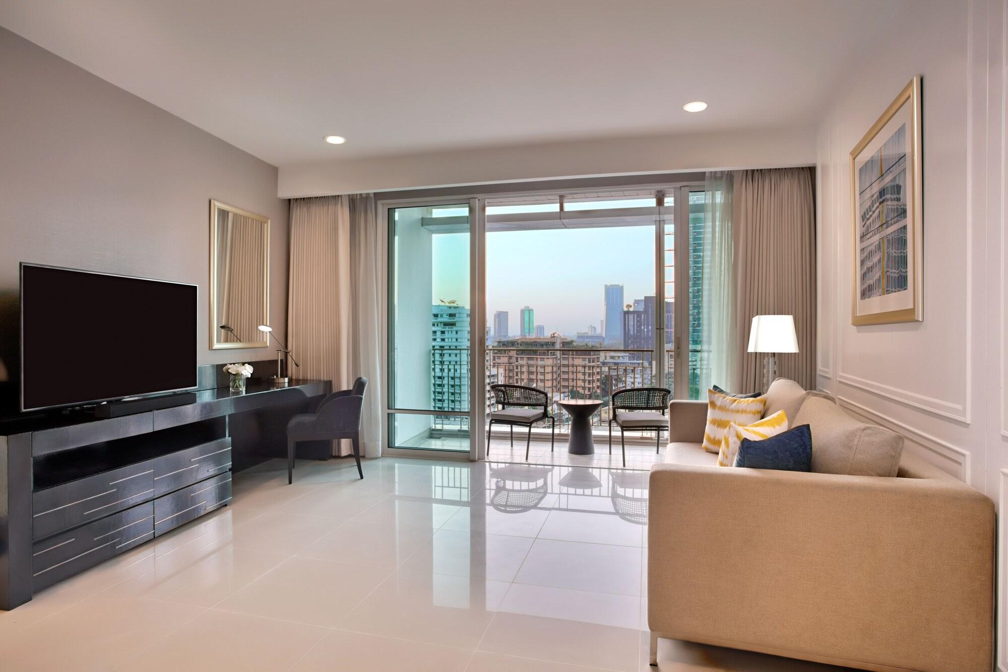 Dusit Suites Hotel Ratchadamri, Bangkok Eksteriør billede Living room