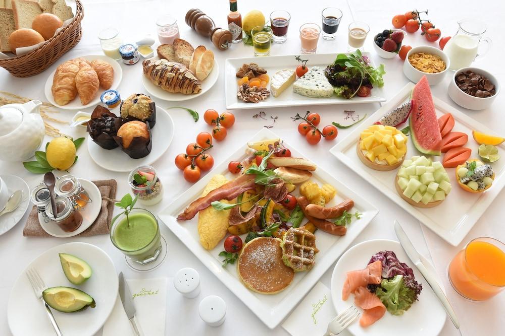Dusit Suites Hotel Ratchadamri, Bangkok Eksteriør billede Turkish breakfast
