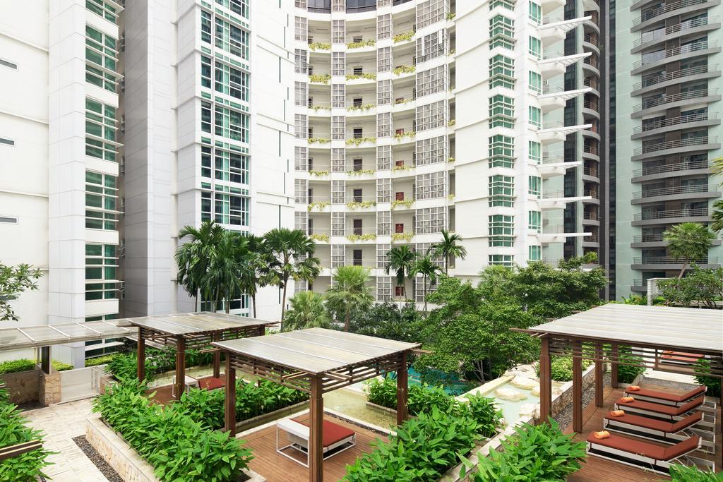 Dusit Suites Hotel Ratchadamri, Bangkok Eksteriør billede The Park
