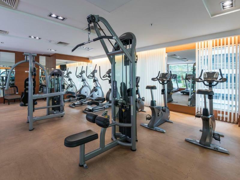 Dusit Suites Hotel Ratchadamri, Bangkok Eksteriør billede A gym at a hotel