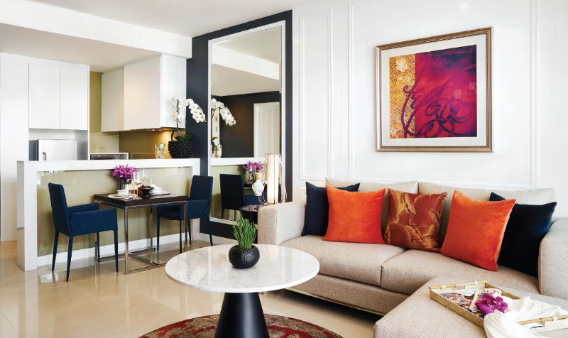 Dusit Suites Hotel Ratchadamri, Bangkok Eksteriør billede A living room in a typical apartment