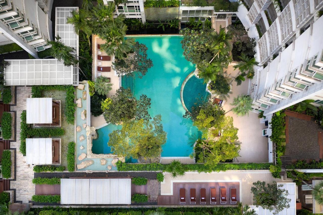 Dusit Suites Hotel Ratchadamri, Bangkok Eksteriør billede Aerial view of the pool at The Park, Bangkok